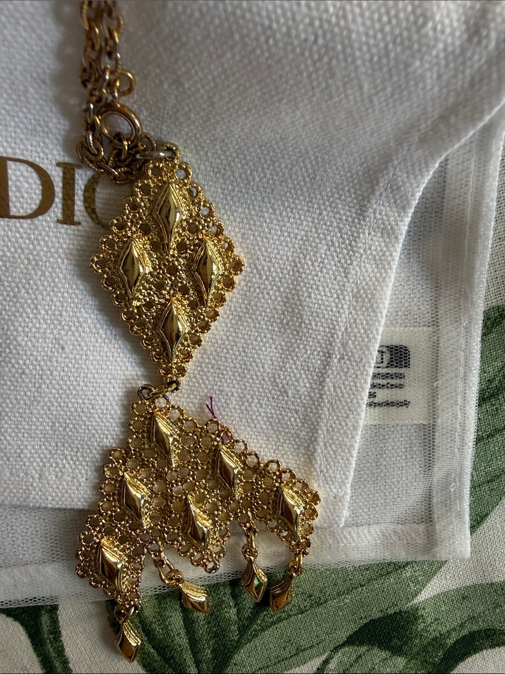 Vintage Golden Filigree Drop Pendant Necklace - Picture 2 of 2